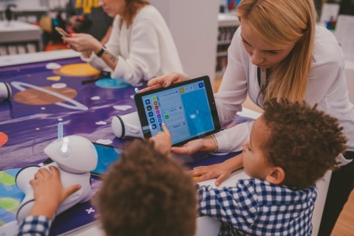 Eduscape Launches Photon in U.S. to Drive Computer Science in K-12 Classrooms