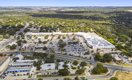 Sterling Organization Expands Texas Presence With Acquisition of Thousand Oaks Shopping Center in San Antonio