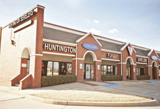 Huntington Fine Jewelers Gives Shoppers an Opportunity to Save Big (And Win Up to $100,000 in Cash) This Month