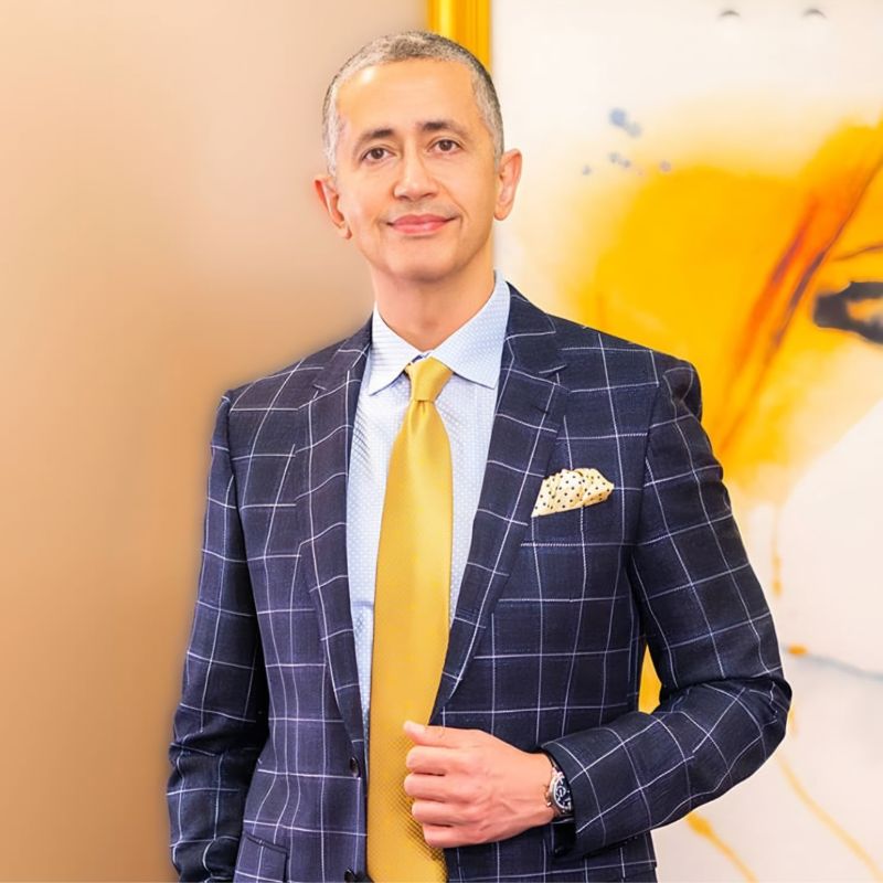 Double board-certified Dr. Shervin Naderi