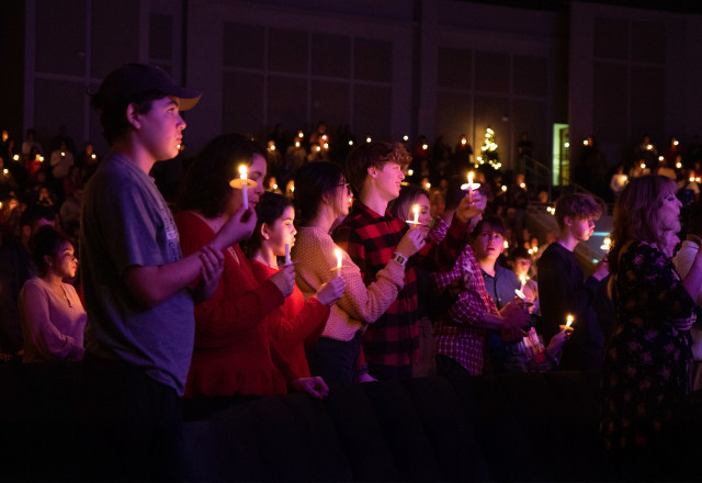 Candlelight Christmas Eve Services