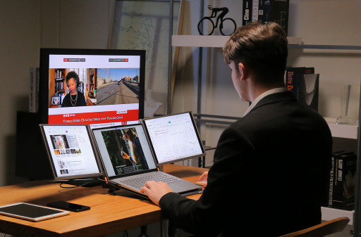 ACEELE: World First 4K Smart Portable Quad Monitor