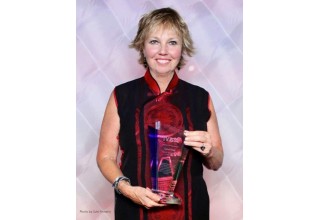 Carol Kent with IYBA Award for Charter Professional of the Year 2017. Photo by Suki@YachtingToday.TV.