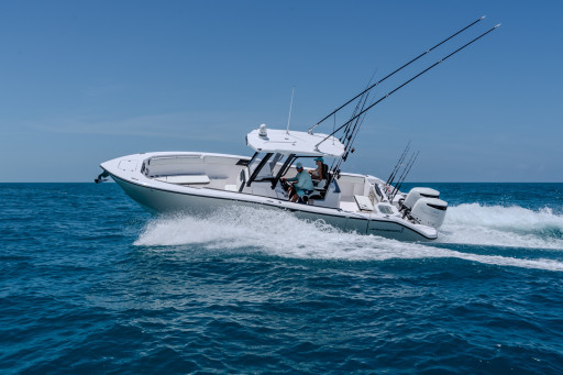 Twin Vee's 28 Aquasport Reviewed in Latest Power & Motoryacht Article