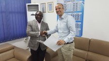 RMU Vice Chancellor Elvis Nyarko and Redavia CEO Erwin Spolders signing contract