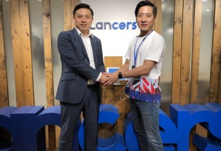 Handshake of collab approval, beepnow and Lancers