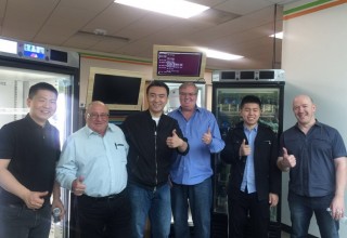 US retailers experienced YI Tunnel AI Vending Machine