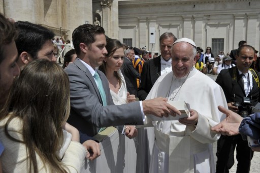 Pope Francis Receives a Catholic Tablet