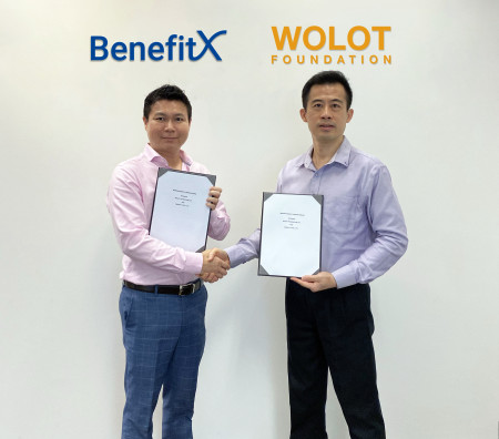 Ben Chan, Chairman of Singapore WOLOT Foundation (right), Keith Lim, CEO of Benefit.X (left).
