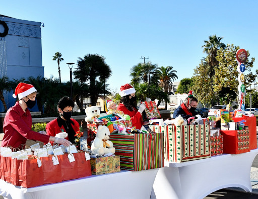 Joining Forces With the LAPD to Make Christmas Special for Underserved Kids