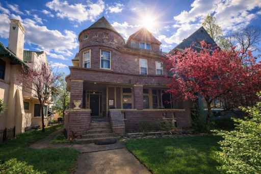The Kings Throne Inn and Guest House Recognized for Boutique Hospitality and Historic Charm with 2026 Consumer Choice Award in Toledo