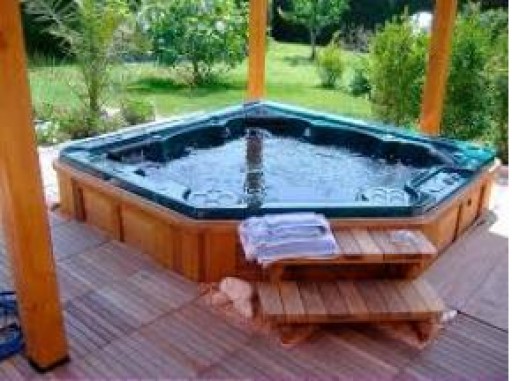 QYResearch: Marketing Survey and Report of Built-in Hot-Tubs Industry 2018