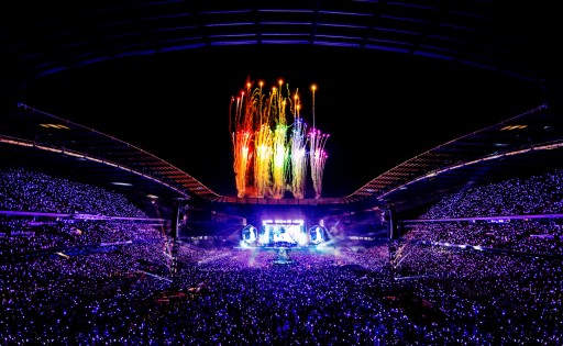 Coldplay's Concert Tour Movie Shows 'A Head Full of Dreams' Lighting Up Fans