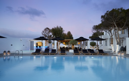 Kalisti Hotel & Suites: The Hotel With the Largest Pool in Fira, Santorini Gets Even Better