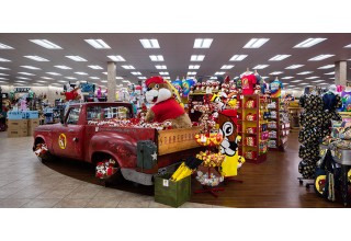 Buc-ee Beaver Greets You