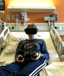18Loop Kid Elizabeth uses VR