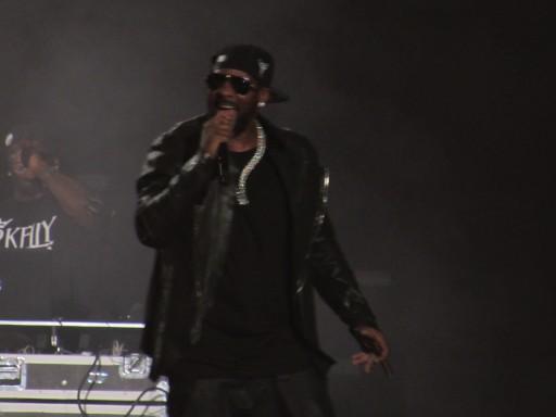 R. Kelly "The King Of R&B" Tells His Story On Stage At The Prudential Center, Newark, NJ
