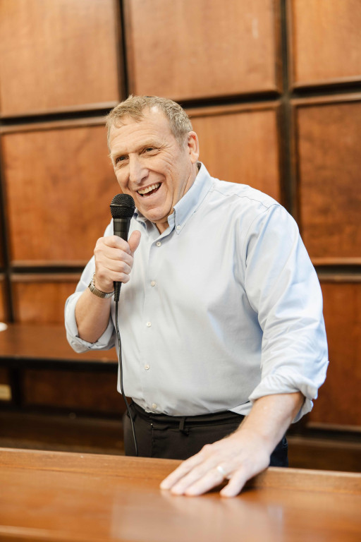 Bruce Leon Announces Candidacy for Illinois' 9th Congressional District