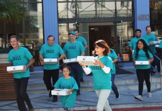 Drug-Free World volunteers picked up copies of drug education materials from the Church of Scientology Los Angeles and headed out to Staples Center and NBA All-Star Game weekend.