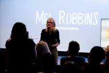 Mel Robbins teaches How to Break on CreativeLive.com