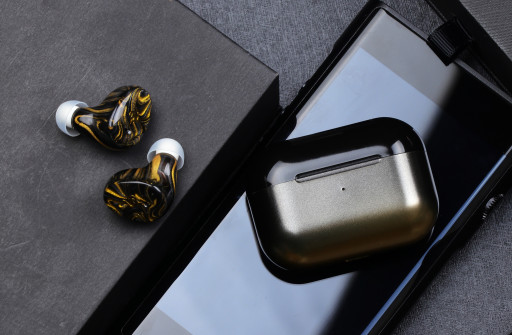 Linsoul Introduces Peacock Flight: The Hand-Crafted Professional In-Ear Monitors