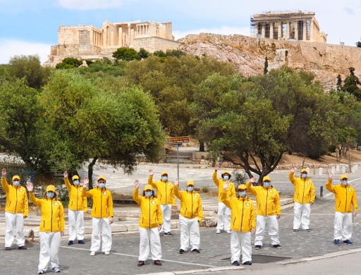 Scientology Volunteer Ministers of Athens Contribute to Country's Campaign Against COVID-19