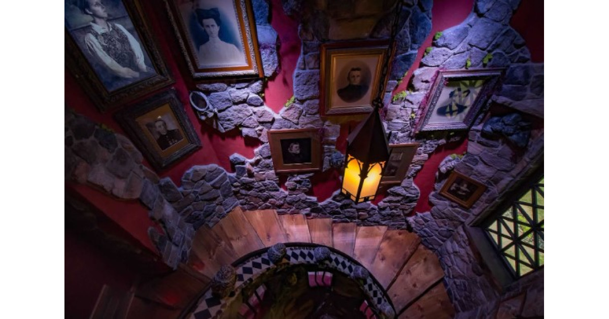 Dare to Stay? The Best Accommodations for Halloween Await on cozycozy