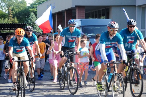 12-Day Cycling Event Brings the Truth About Drugs to Czech Youth