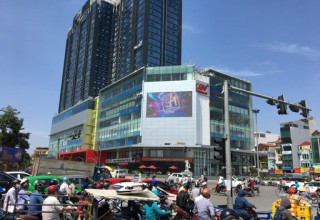 Outdoor HD LED Advertising Display in 140sqm Vietnam From YUCHIP