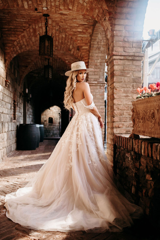 New Collection From Wedding Dress Brand Stella York Celebrates 'Spectacular Love'
