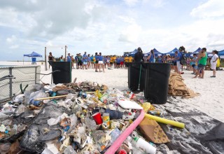 300 pounds of trash removed from Siesta Key Beach, FL