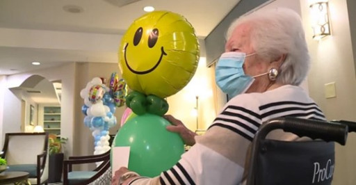 'Balloon Buddies' Bring Big Joy to Residents of Discovery Village at Boynton Beach