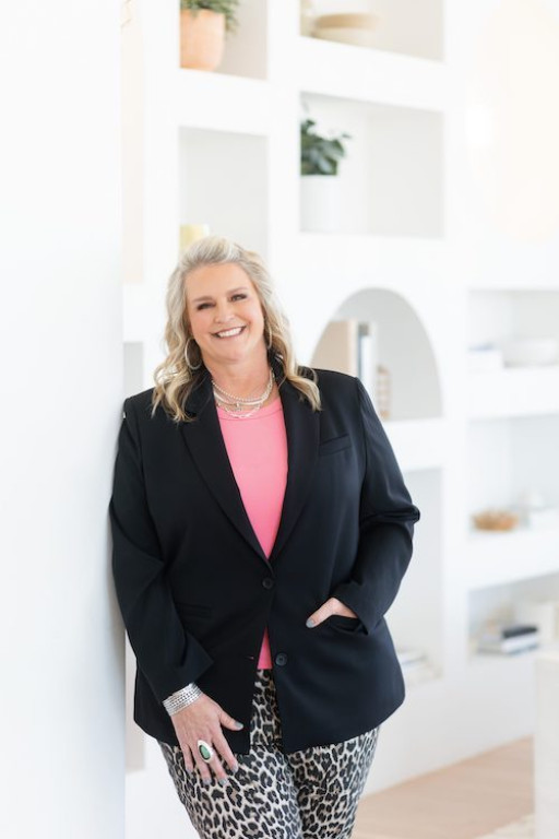 Best Real Estate Agent in North Richland Hills, TX: Holly Torri