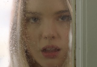 Olivia Larsen as Zoe