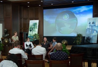 Panel discusses ecological impact of the clothing industry