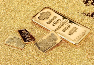 Gold bars of different sizes