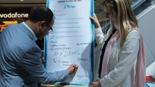 A London city councillor signs the Drug-Free World pledge to live a drug-free life.