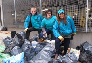 Volunteers from the Church of Scientology of London carried out cleanup in the South London neighborhood  of Streatham.