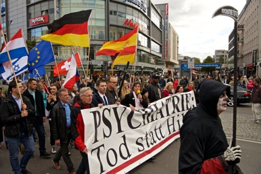 Hundreds Protest at World Psychiatric Association Annual Congress