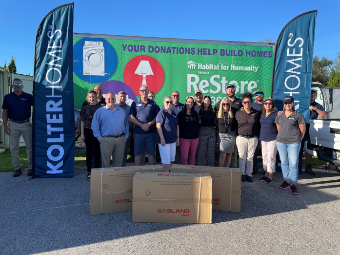 Kolter Homes Southwest Florida Team Donates to Habitat for Humanity Sarasota