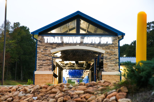 Tidal Wave Auto Spa Expands to 200 Locations with New Openings in North Carolina and Kentucky