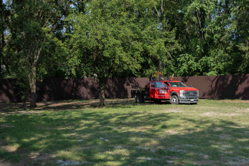 Rio Grande Fence Co. of Tennessee Donates Commercial Fence Installation to Conexión Américas for 10th Annual Service Project in Nashville