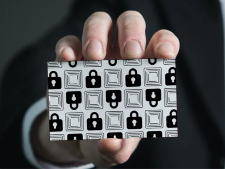 Wallet Defender 2025's Best RFID & NFC Blocking Card