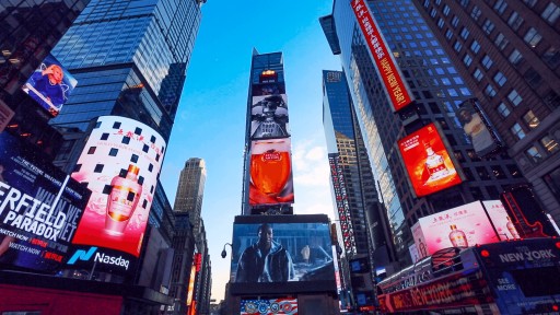 Wuliangye in Times Square: Vowing to Be the Heir and Enabler of Chinese Liquor Culture