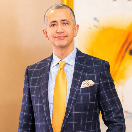 Dr. Shervin Naderi is a double board-certified facial plastic and reconstructive surgeon who has dedicated his career exclusively to aesthetic and reconstructive surgery of the face.