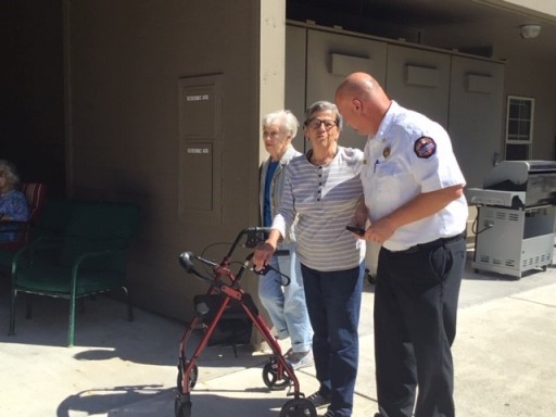 Avamere at Port Townsend Residents Enjoy Fire Fighting With EMTs