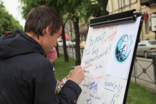 Volunteers urge people in St. Petersburg to pledge to live drug-free