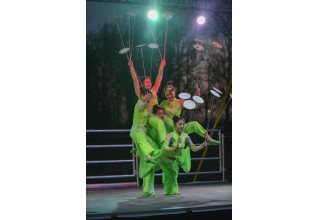 Live Acrobat performances each night