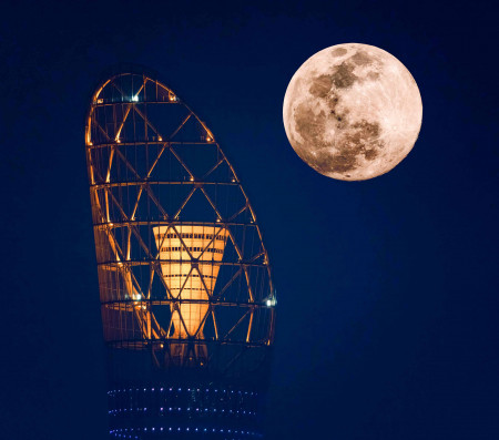 Supermoon over Torch Tower in Doha
