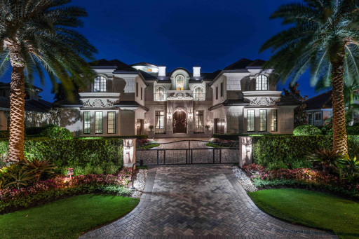 $13.7 Million Waterfront Estate is the Most Expensive Single-Family Home Sale  in History of Park Shore